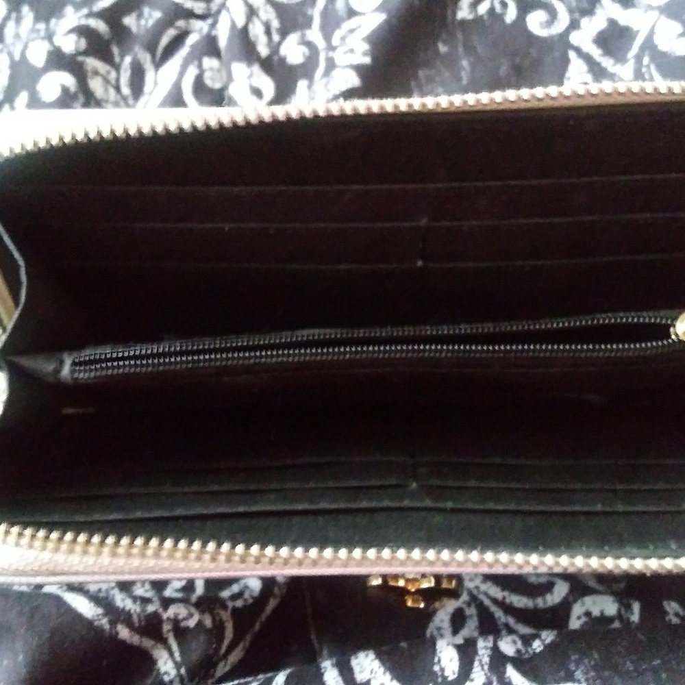 Silver Wallet - Picture 3 of 3